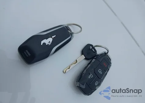 2017 Ford Mustang Ecoboost Premium z USA, uszkodzony, nr VIN 1FA6P8TH8H5249754